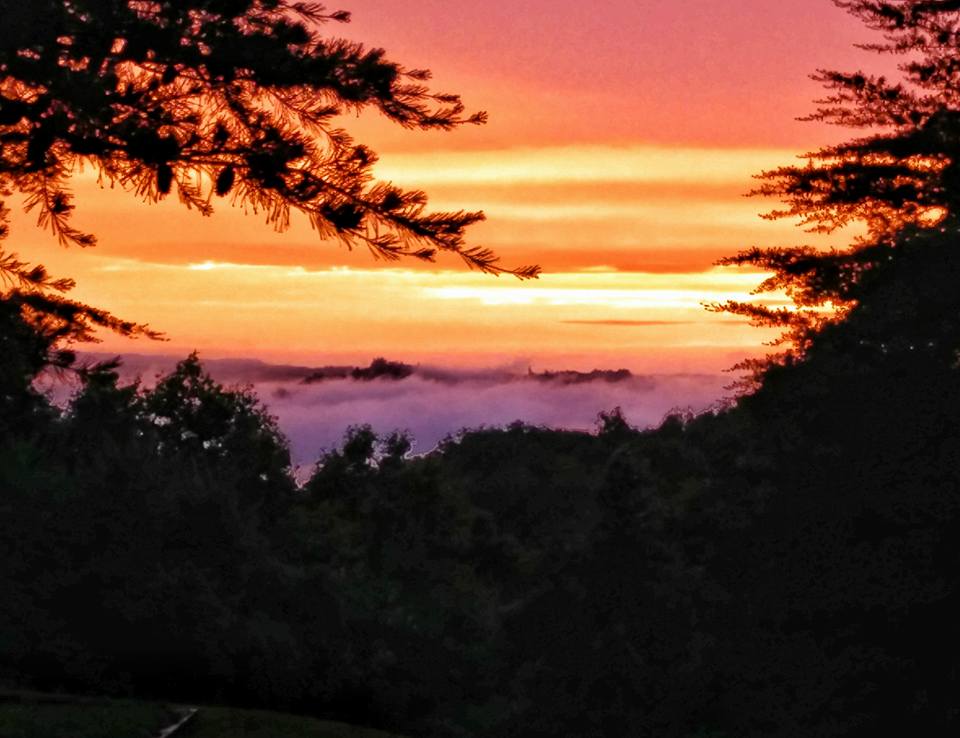 Sunset over the mountains at Buzz Mountain in Eastern Kentucky